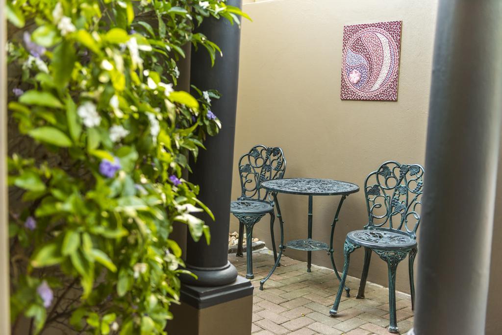 Kingfisher Guesthouse Port Elizabeth Dış mekan fotoğraf