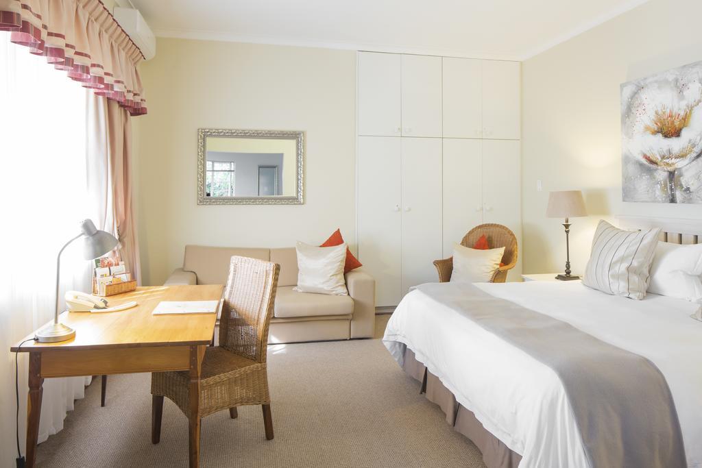 Kingfisher Guesthouse Port Elizabeth Dış mekan fotoğraf